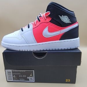 Nike Air Jordan 1 MID SE GS White Infrared Youth Kids Shoes Size 4Y New With Box